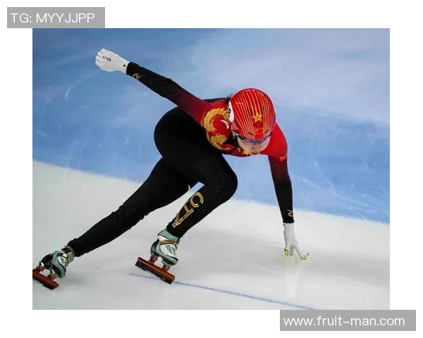 中国选手包揽短道速滑世界杯前三 场馆内掌声雷动气氛热烈 中国选手包揽短道速滑世界杯前三 场馆内掌声雷动气氛热烈